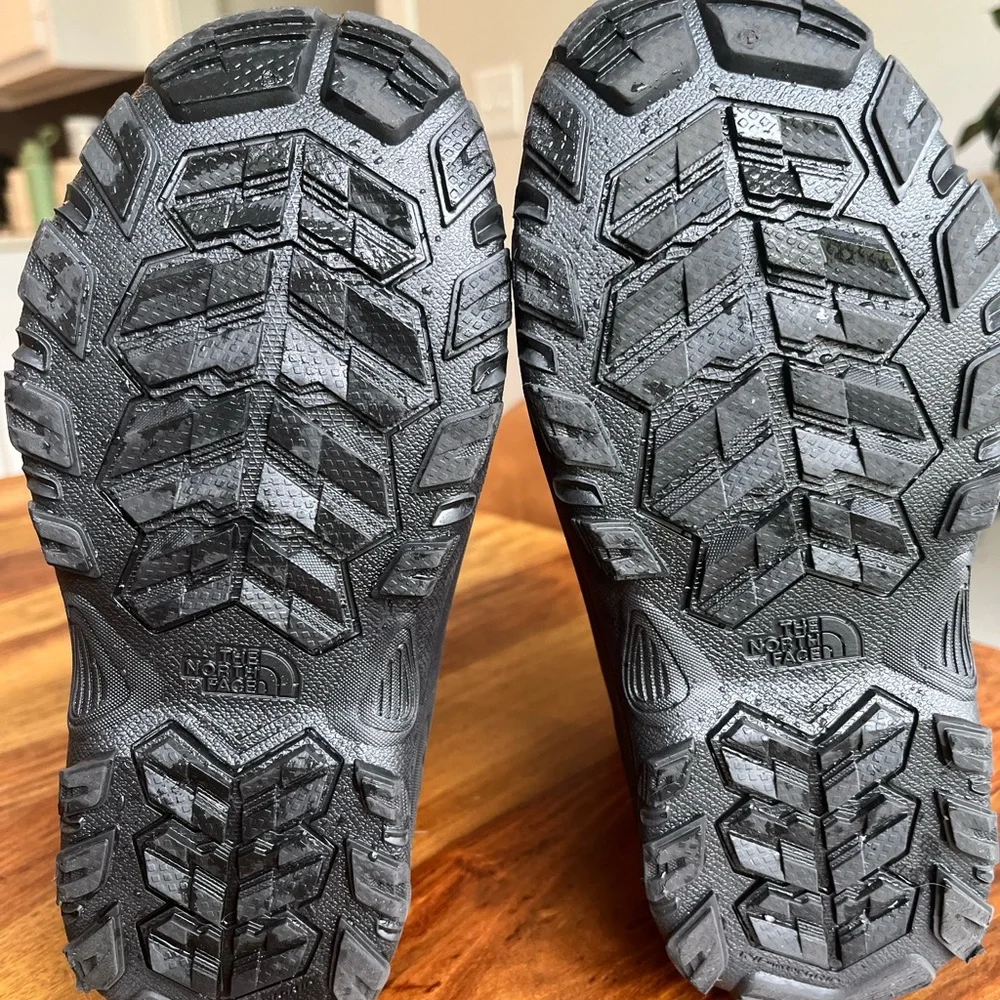 The North Face Kids' Alpenglow IV Boots
Color: Cabaret Pink; Girl size 4 - Picture 4 of 12